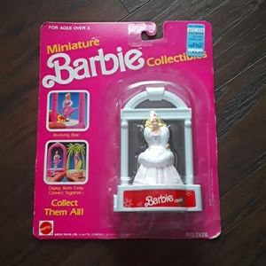 1988 Happy Holidays Miniature Barbie Collectibles